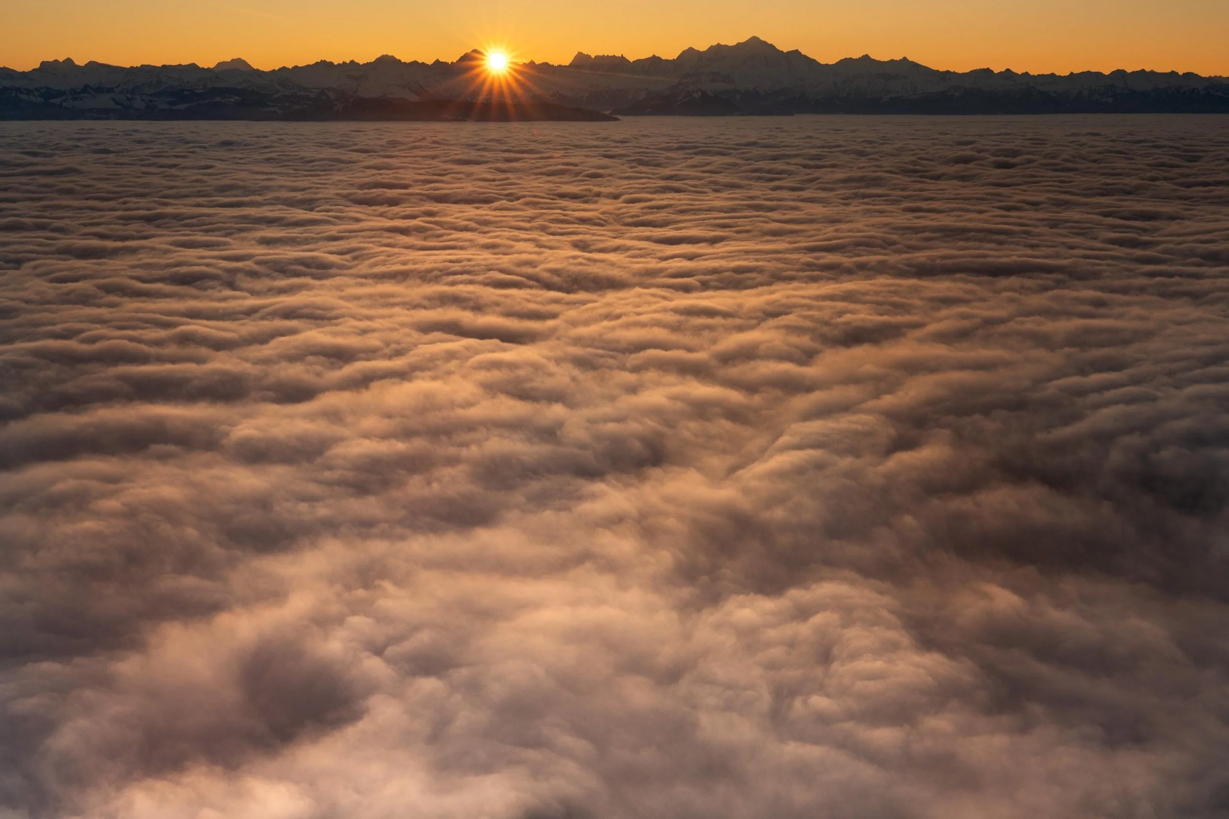 Lever de soleil sur le Jura