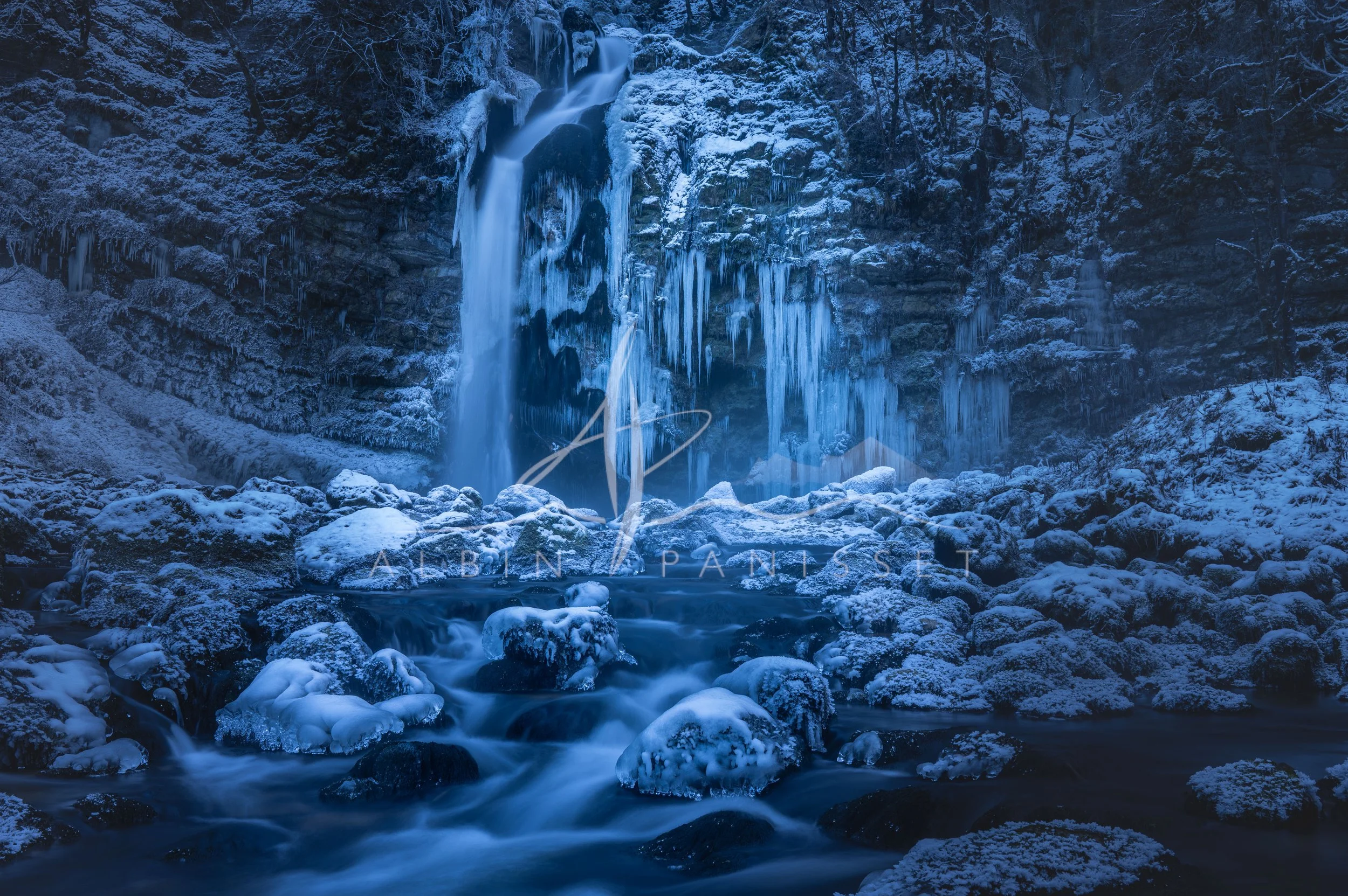 Cascade du Flumen Givrée