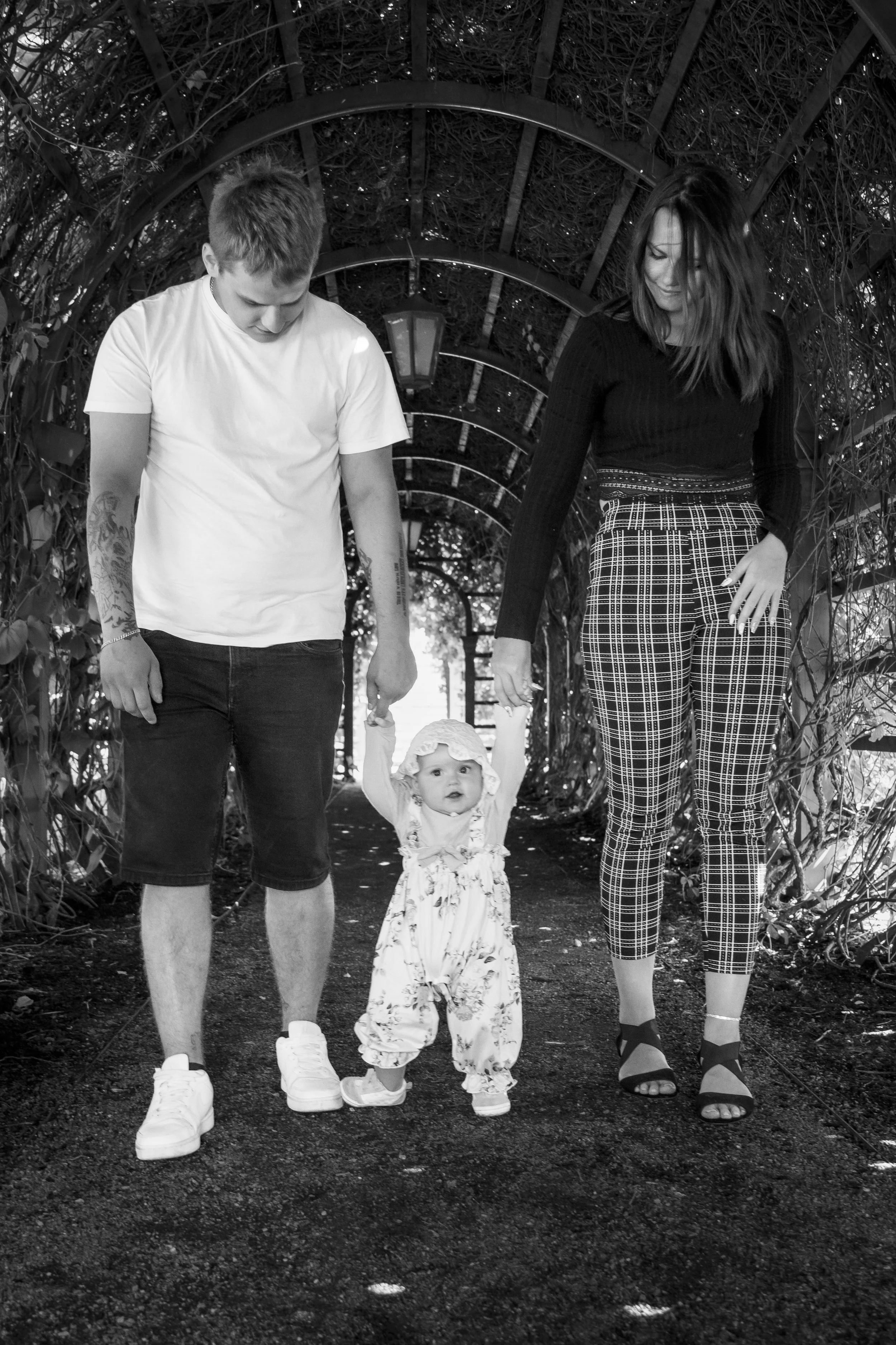 Aurelia perega_08.087.23_Richter's Visuals BW  (27).jpg