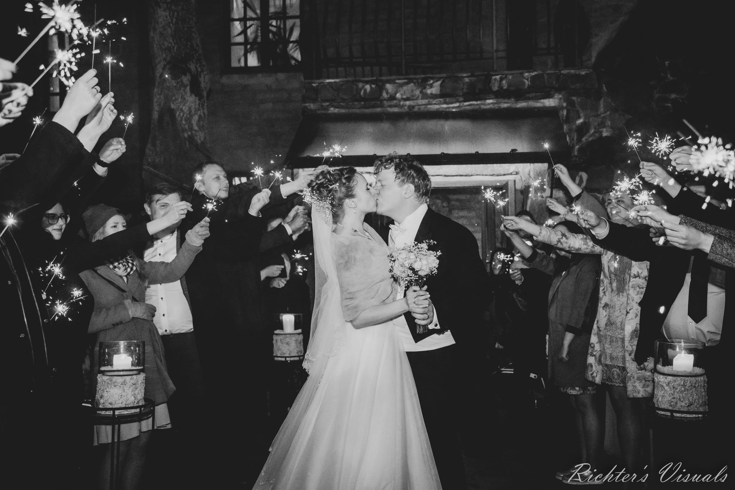 Elisabeth & Martin_07.05.22_Richter's Visuals BW (324).jpg