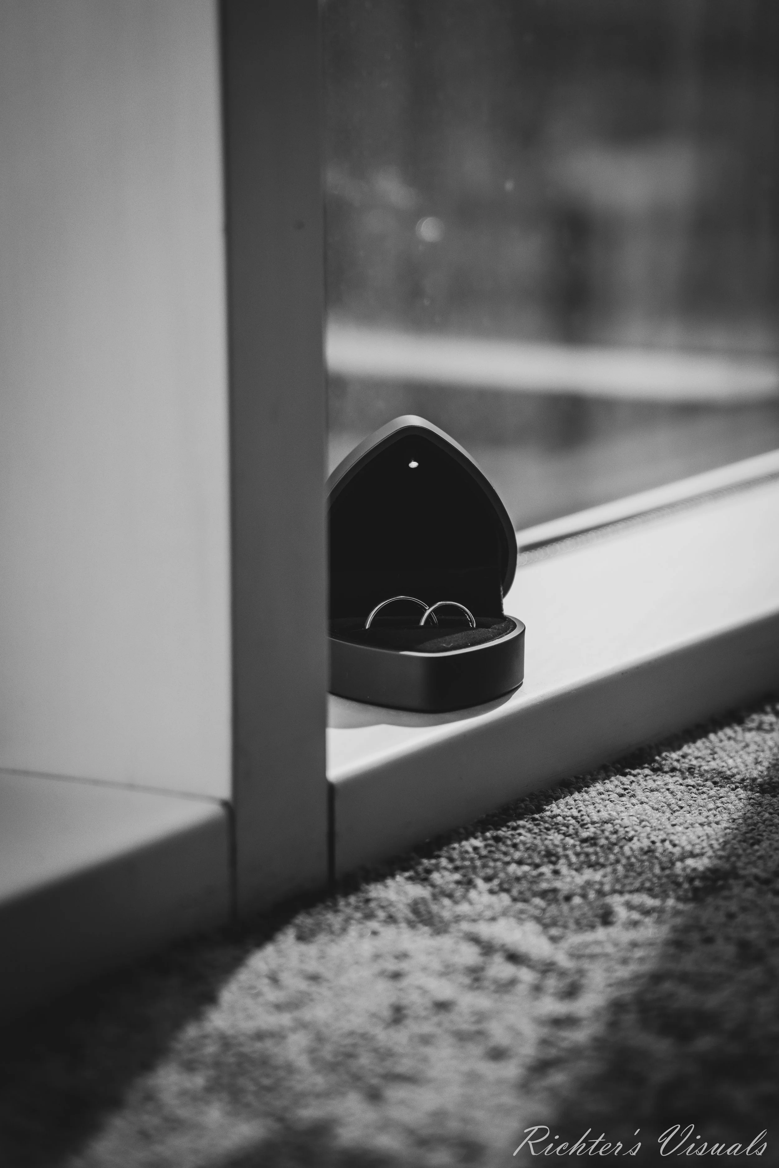 Elisabeth & Martin_07.05.22_Richter's Visuals BW (10).jpg