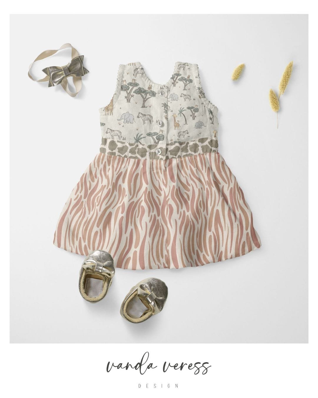 These soft safari prints work especially well for baby apparel, bedding, and coordinated nursery products 🌿 Shop fabric on Spoonflower.⁣
⁣
#printandpattern #textiledesign #artlicensing #surfacedesigner #vandaveressdesign #spoonflower #artdirector
