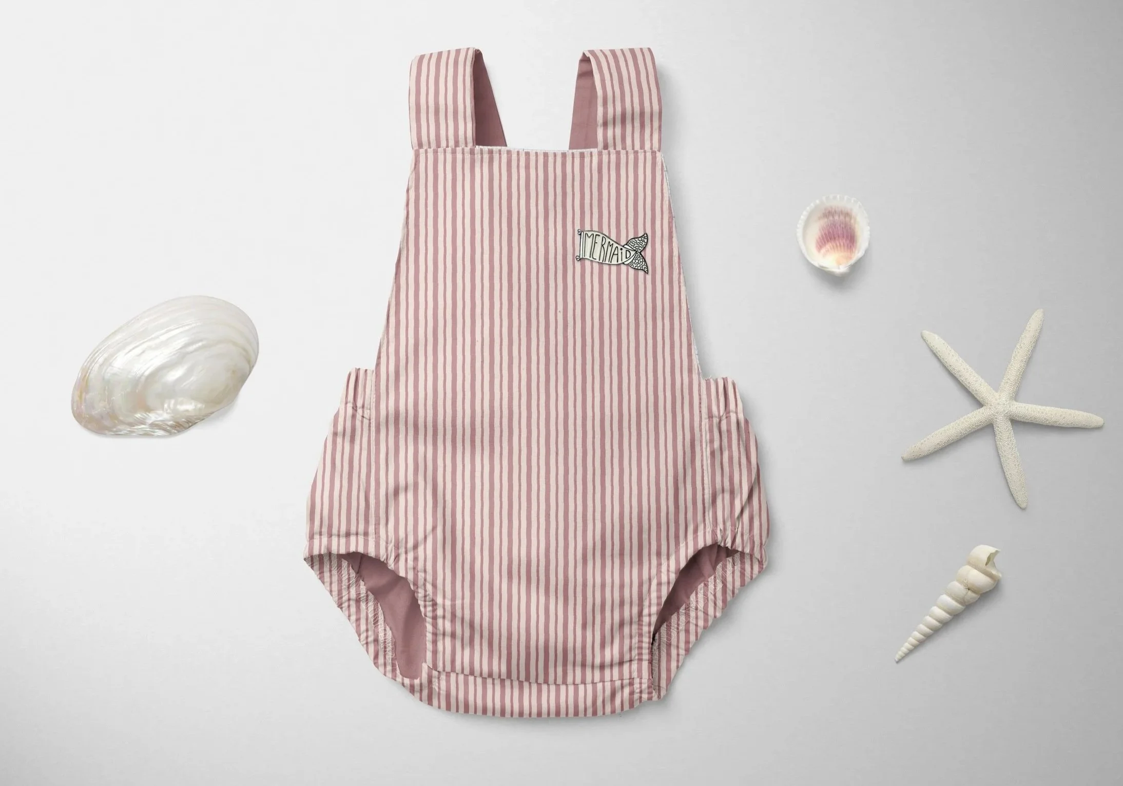 Baby-outfit-Fabric-collection-for-art-licensing-and-available-for-fabric-on-spoonflower-by-vanda-veress