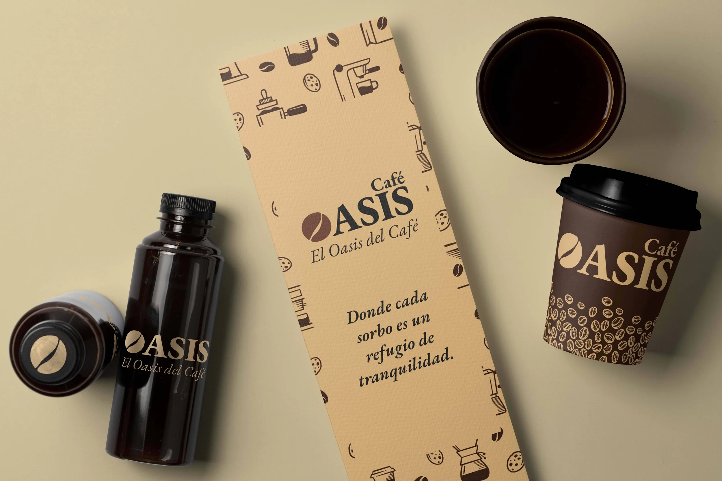 Una botella, un vaso y un vaso desechable de café de la marca Oasis junto a una hoja con información y el logotipo de Oasis en un fondo claro.