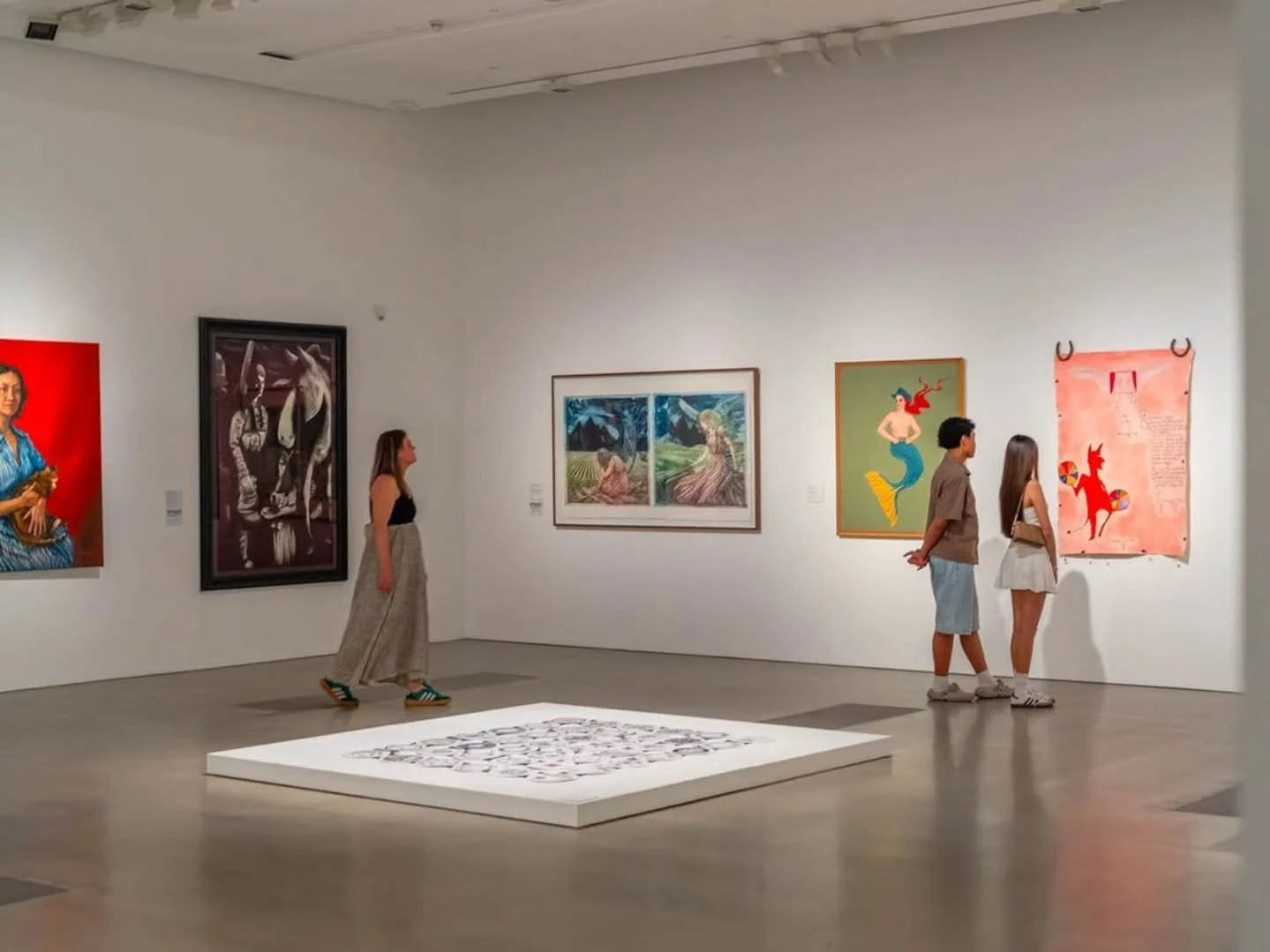 Can you spot my painting?!

FINAL DAYS of 𝘛𝘩𝘦 𝘉𝘢𝘺𝘵𝘰𝘯 𝘈𝘸𝘢𝘳𝘥 2025 𝘍𝘪𝘯𝘢𝘭𝘪𝘴𝘵 𝘢𝘯𝘥 𝘔𝘪𝘯𝘪 𝘉𝘢𝘺𝘵𝘰𝘯 𝘌𝘹𝘩𝘪𝘣𝘪𝘵𝘪𝘰𝘯 - visit RMOA ahead of Sun 15 Feb to discover the incredible talent of our CQ artists alongside the exciti