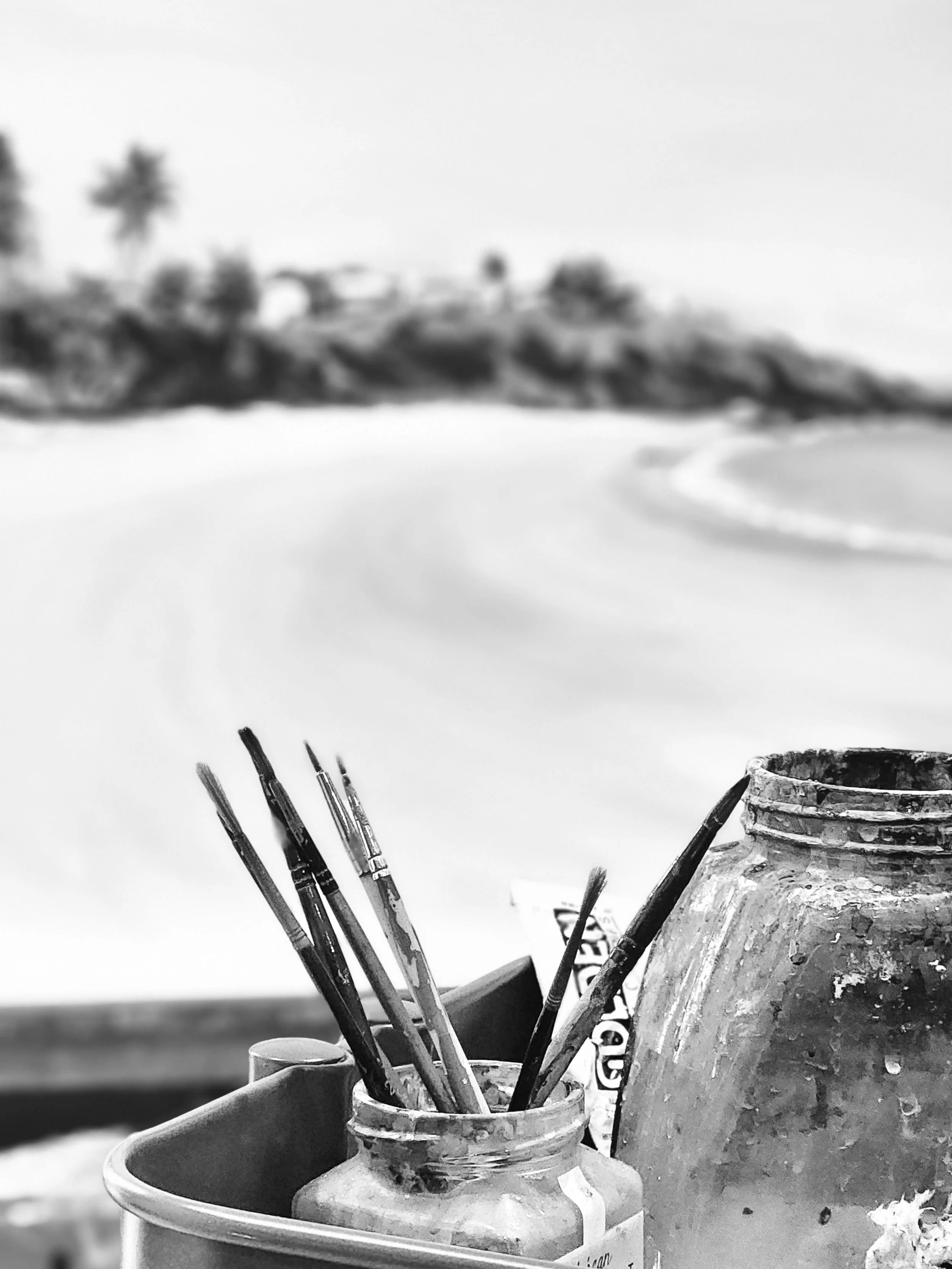 On the easel today is a big piece for our upcoming exhibition at Fig Tree Galleries. It's been a slow process but I'm getting there. I'm using my favourite Paynes Grey by @goldenpaints, with just a little white.

'Where I Live'
acrylic on canvas
1.2 