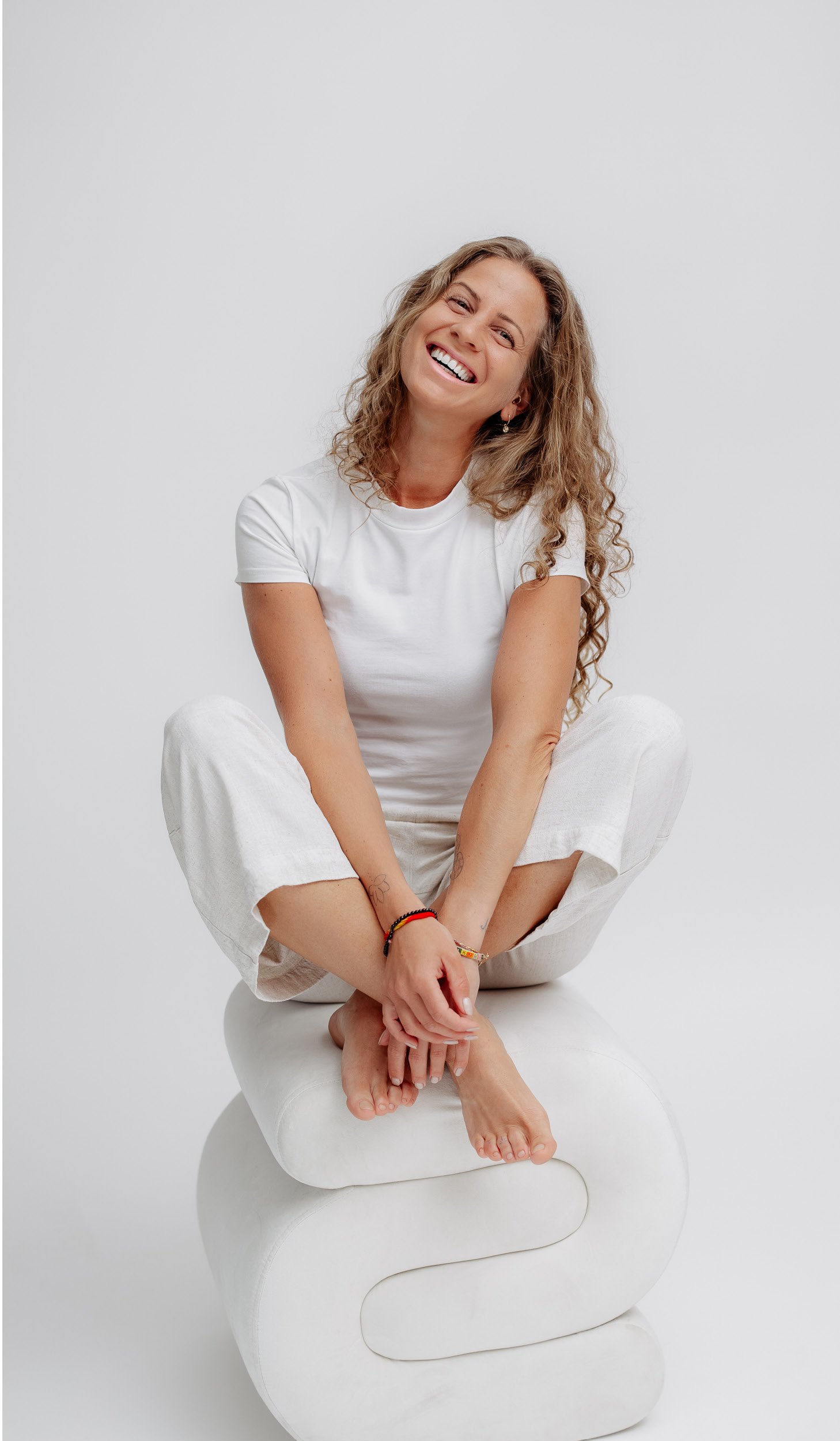 Portrait von Sabine Fellinger – Yogalehrerin und Begleiterin für ganzheitliche Körperarbeit im Raum Salzburg.