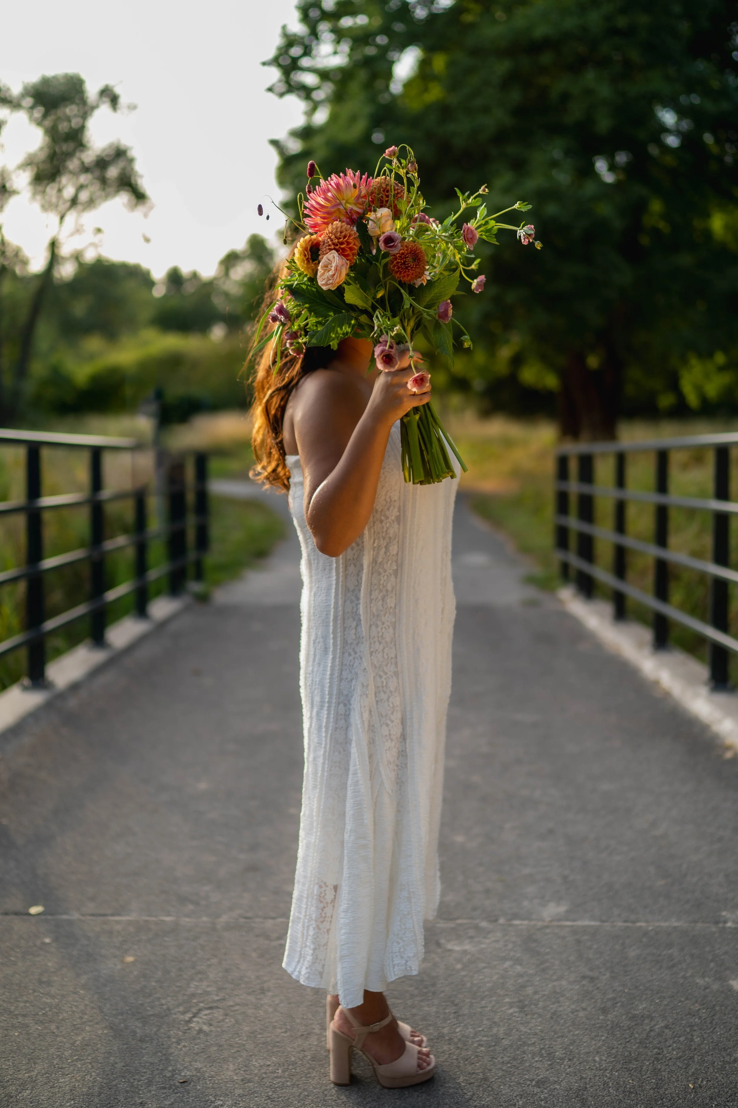 A styled bouquet shoot at Westerpark, Zoetermeer