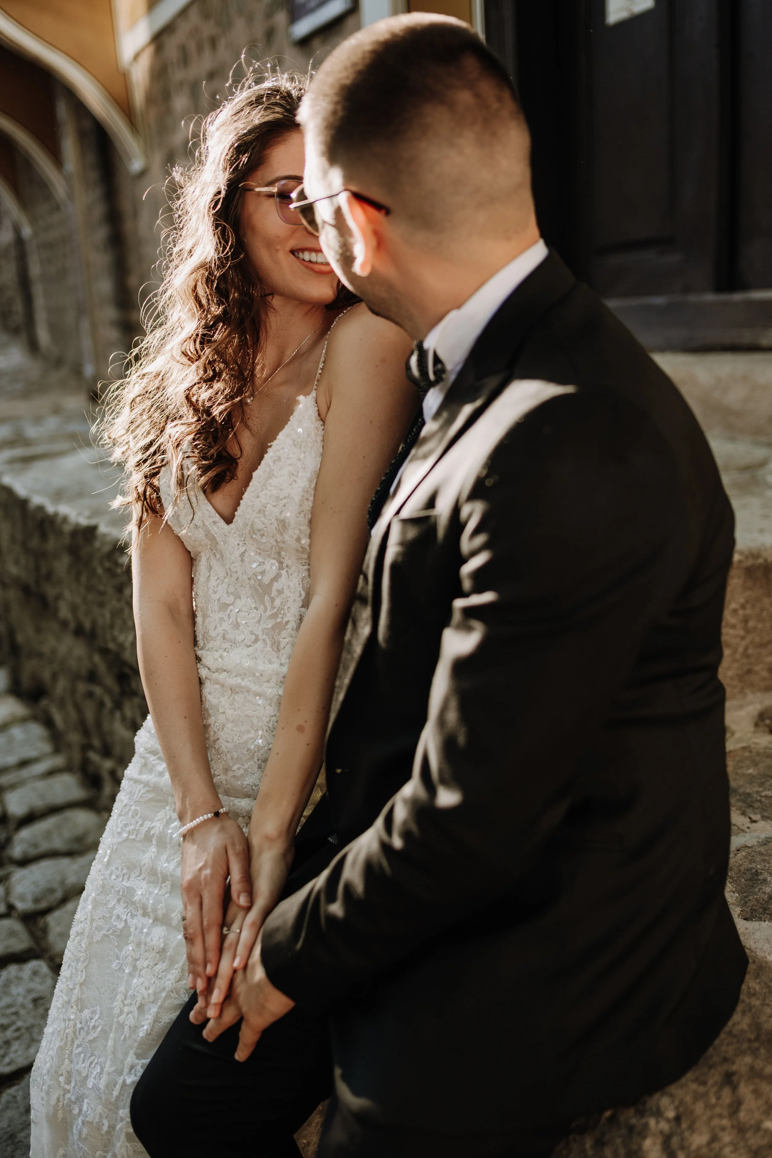 V + I  (100).jpg