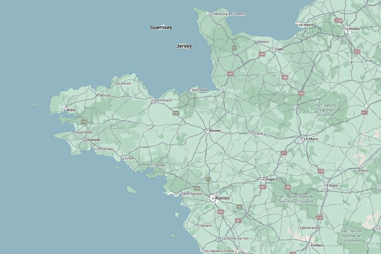Carte illustrant la région de la Bretagne en France, avec des villes telles que Brest, Saint Malo, Rennes et Nantes.