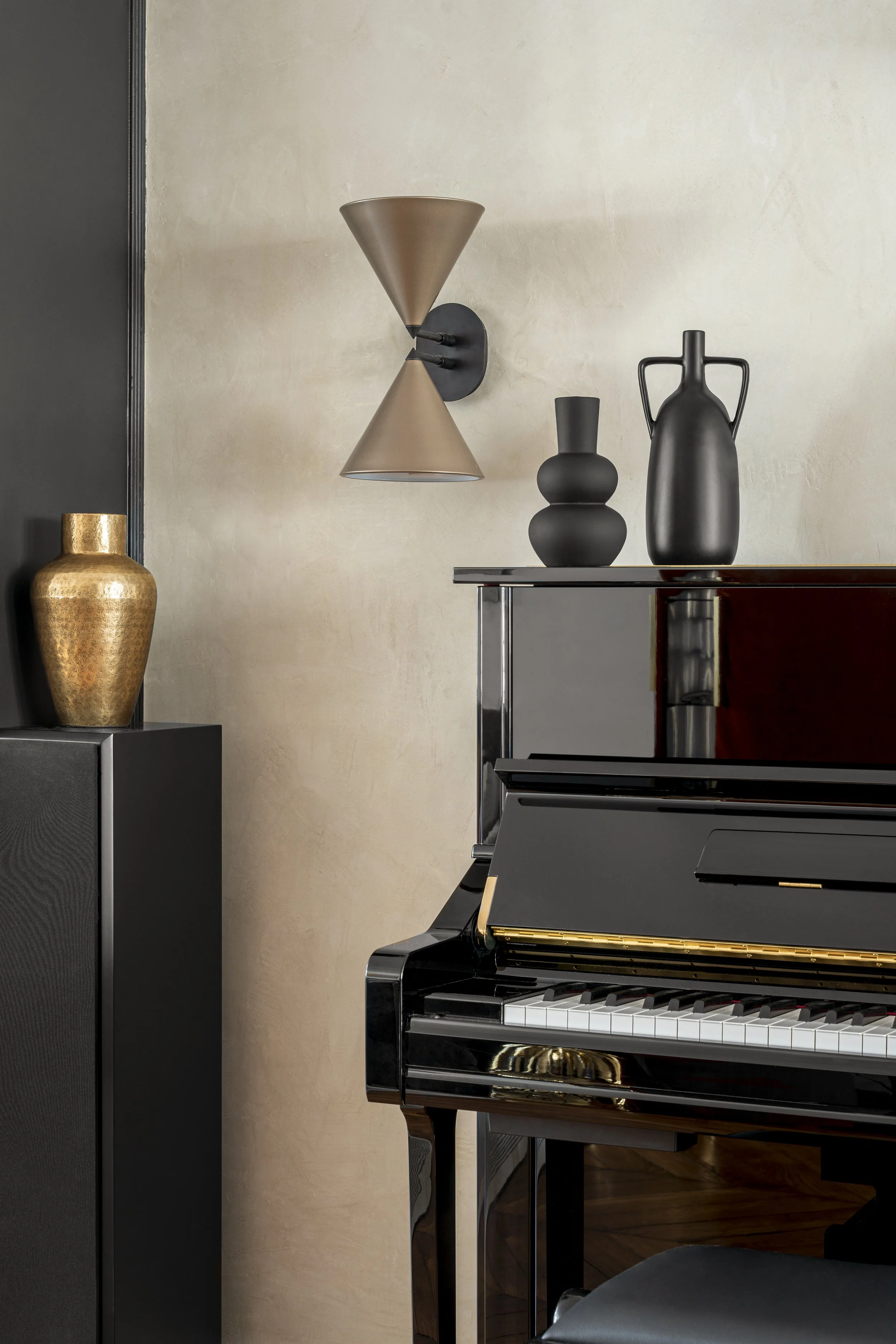 Coin piano dans un appartement parisien