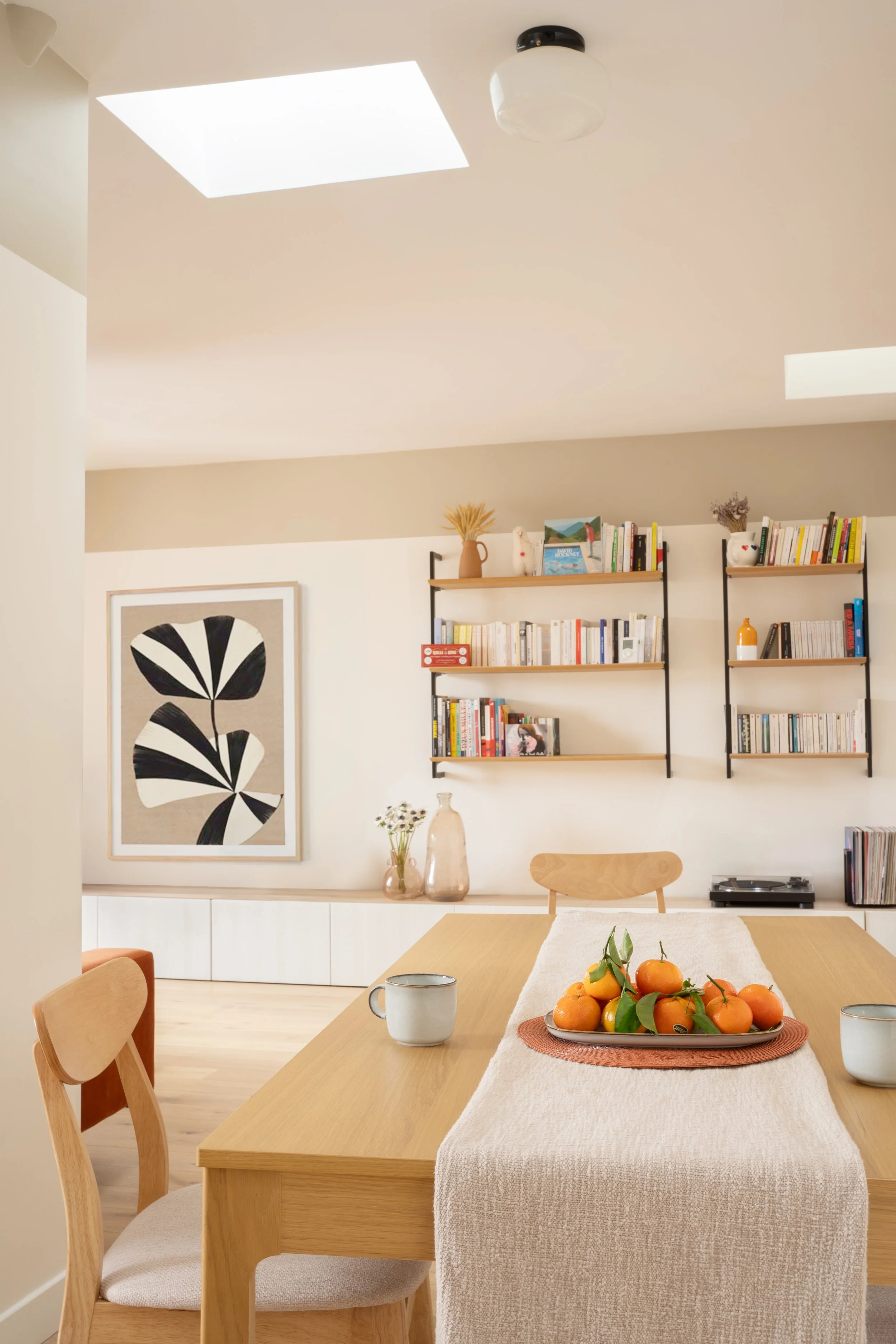 Salon et pièce de vie avec table à manger