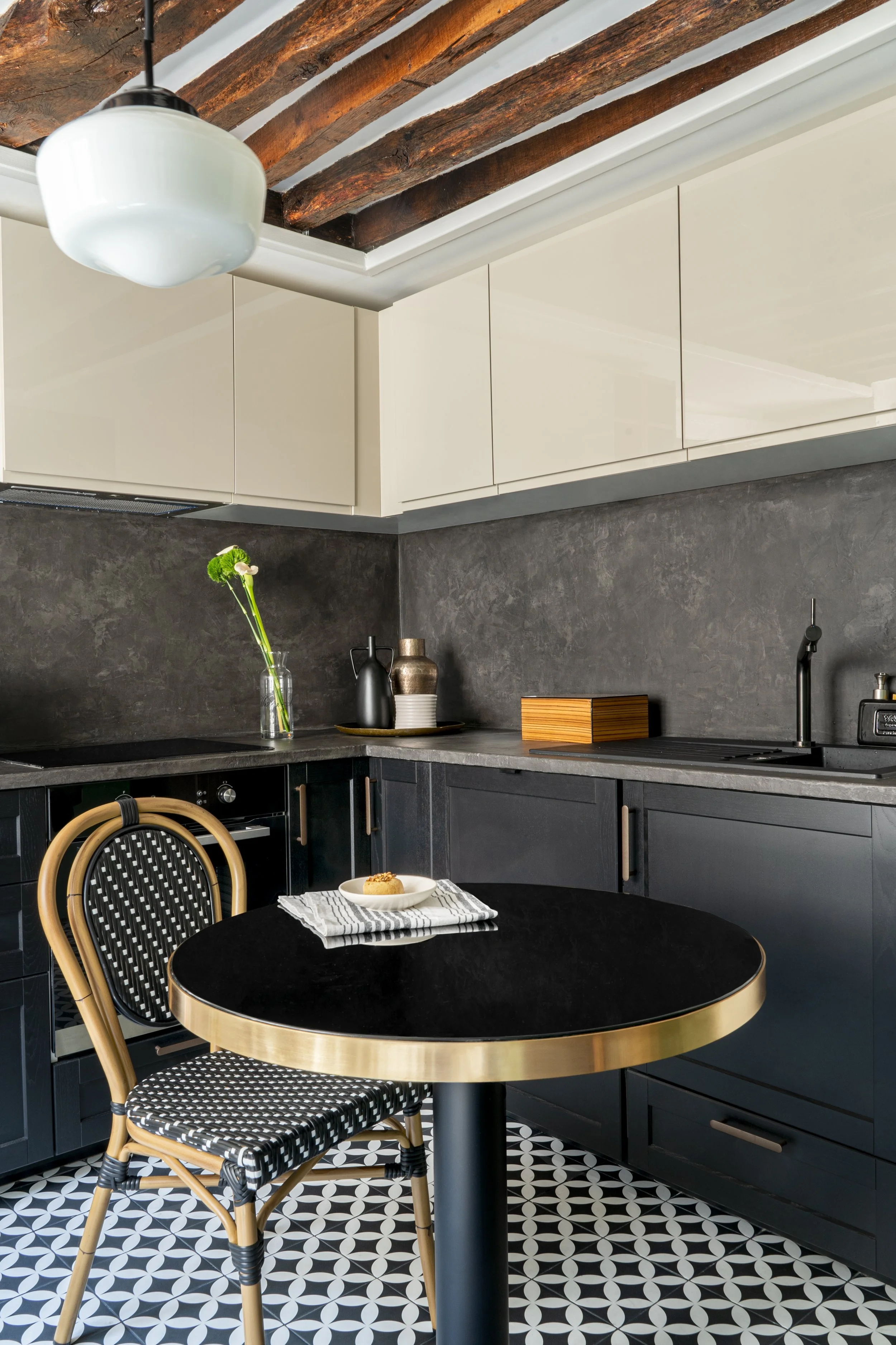 Cuisine d'appartement avec inspiration parisienne