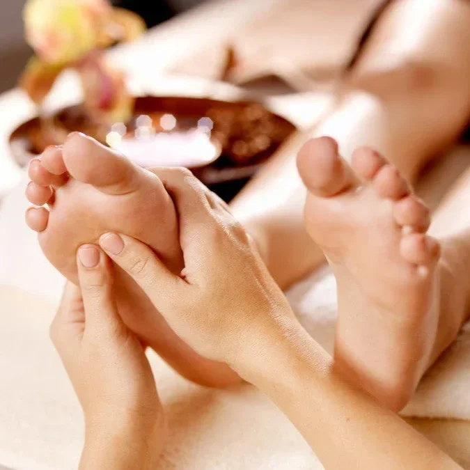spa_reflexology_284dbd02-7e64-4284-b89f-9c0b2d7bc735.webp