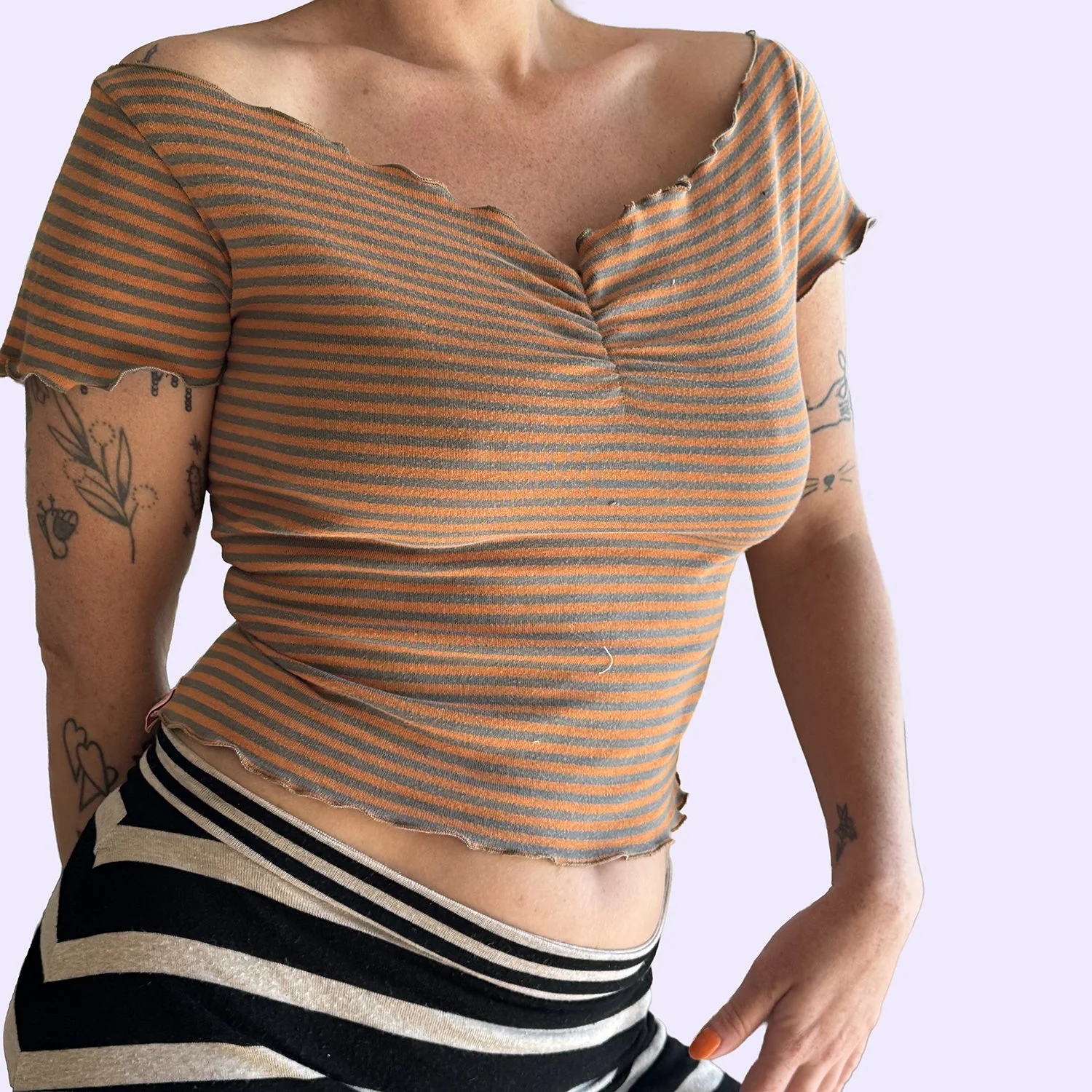 top orange rayé