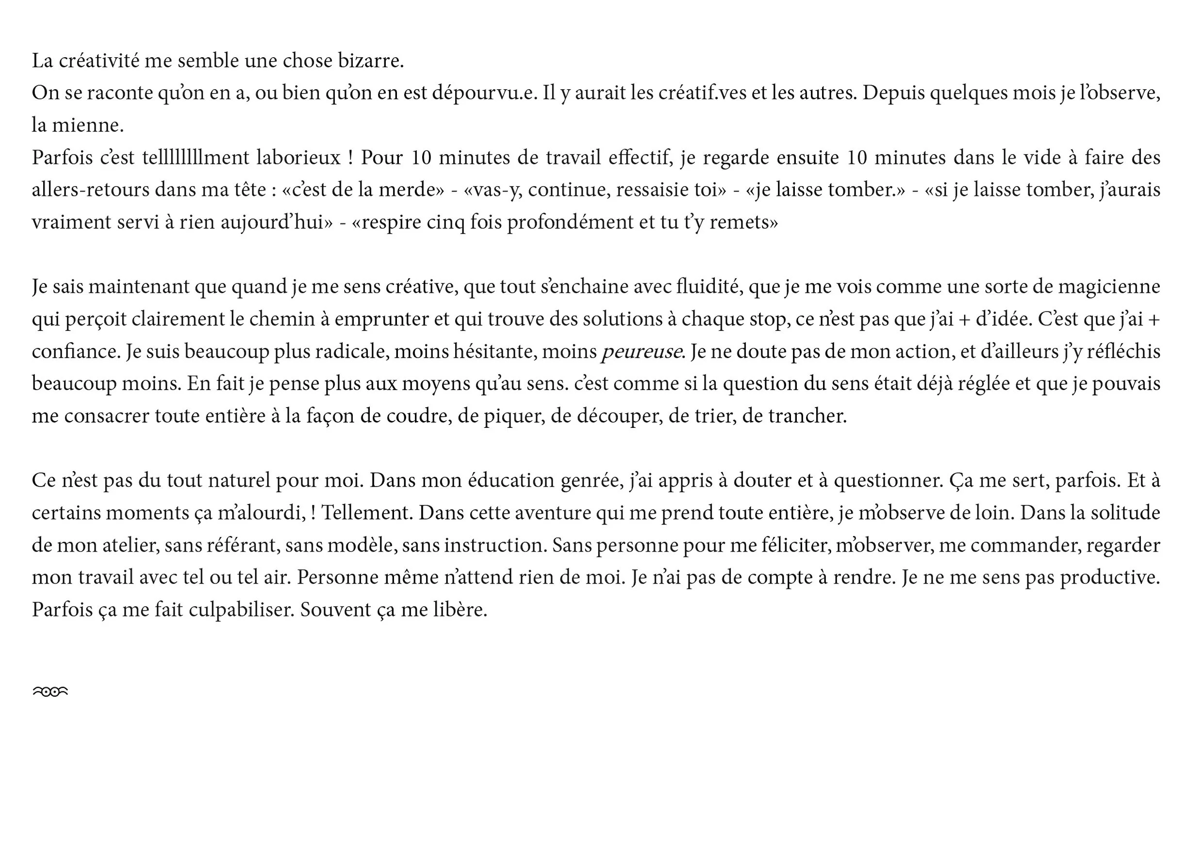 Page de texte en français sur la créativité et la solitude, avec un petit motif décoratif en bas à gauche.