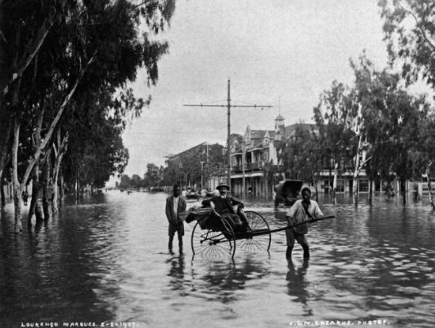 CdM Beira historical photograph floodwaters