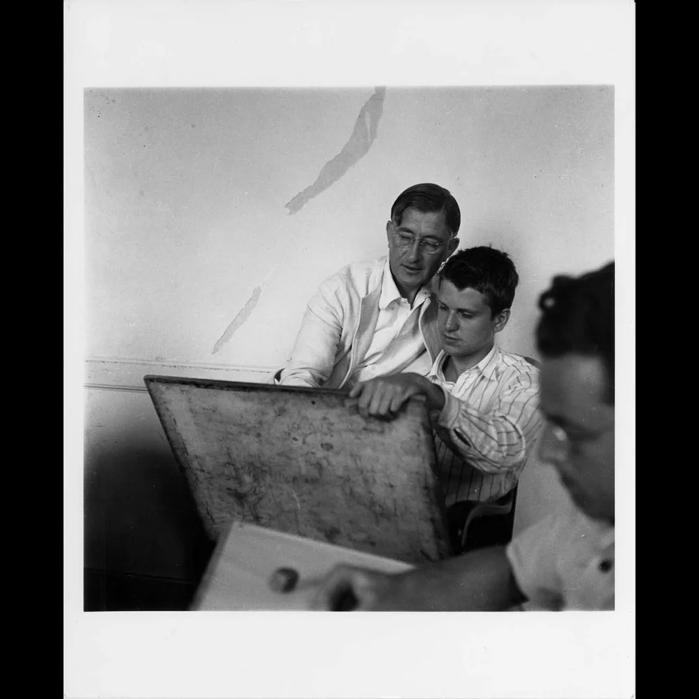 Josef Albers and student Robert De Niro, ca. 1940. Student Emil Willometz is in the right foreground