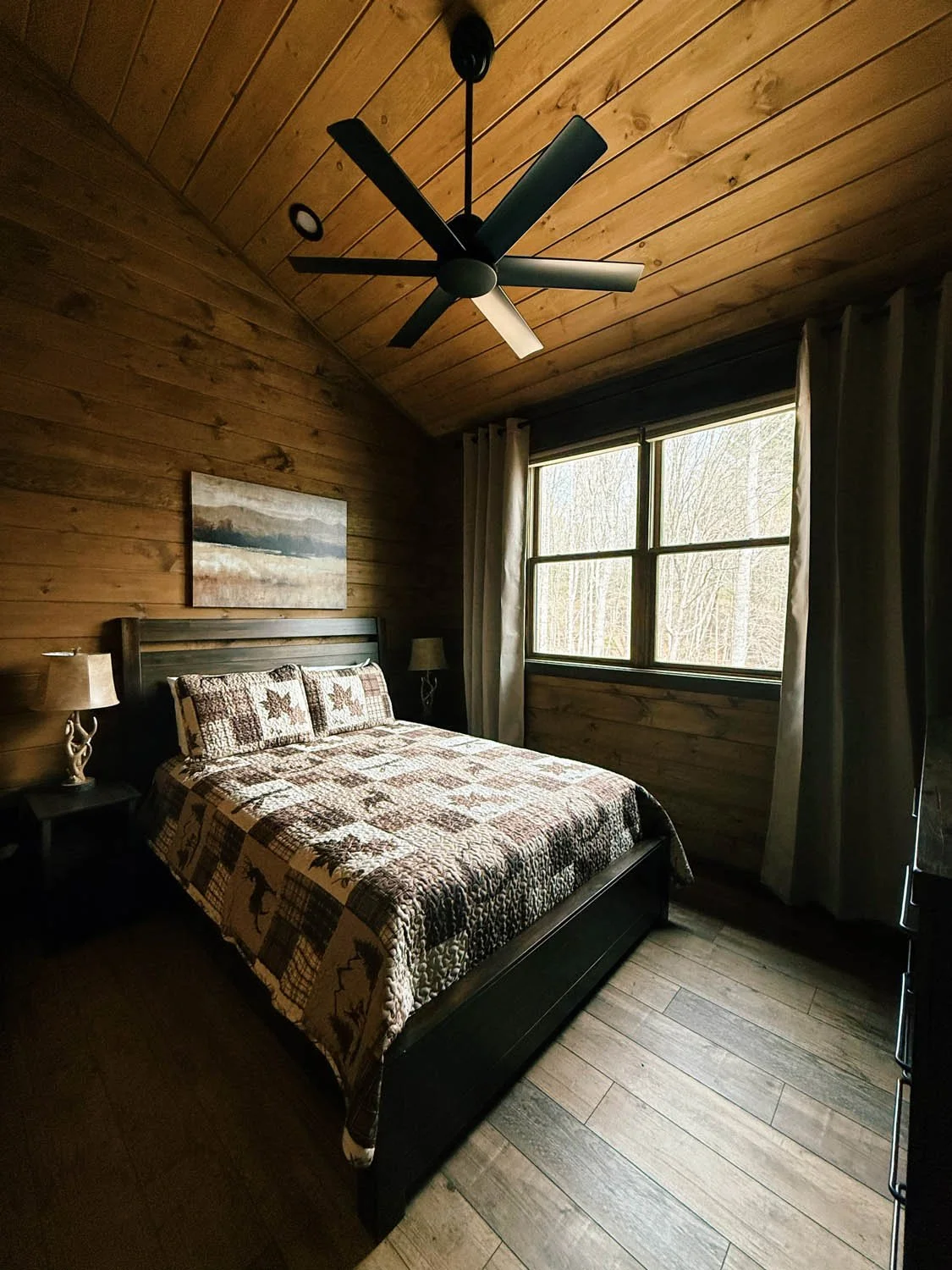 Bedroom - Mountain Ridge Custom Builders