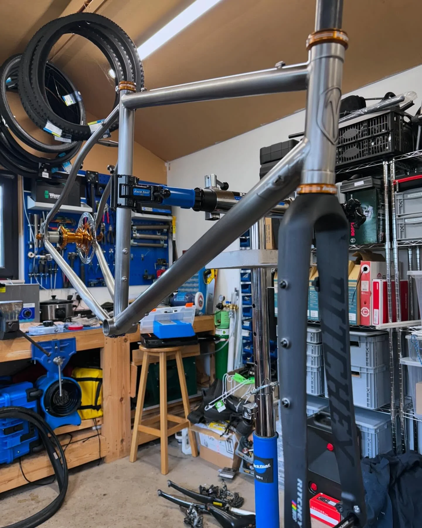 Getting everything to fit was always going to be a challenge.  I had originally intended to fit a 140mm rotor however the @hopetech #RX4 #postmount #brakecaliper will only attach to the frames #internationalstandard fixing point with a 160mm rotor ad