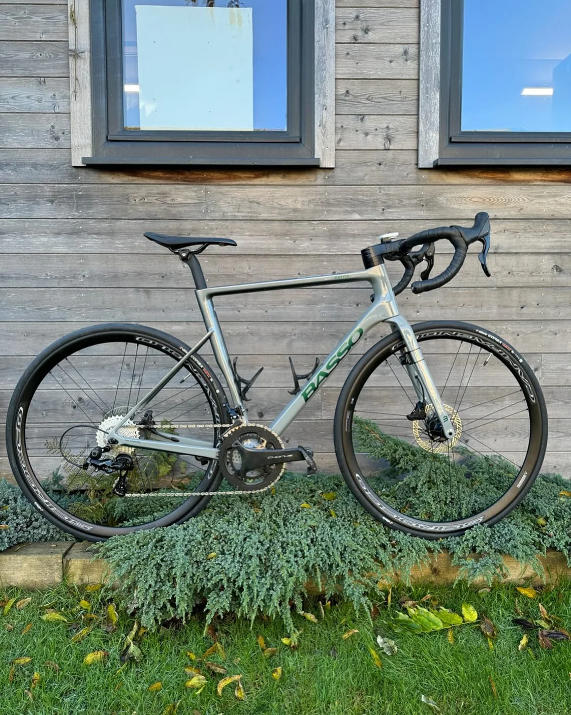 Brand new @bassobikes Astra with @campagnolosrl #chorus #12speed #custombuild for one of my regulars.