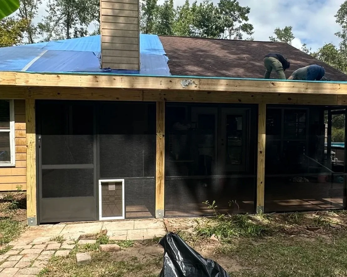 screen porch installation screened porch contractor screened porch builder screened porch company screened-in porch installation porch screening services screen enclosure contractor, custom screen porch, screen porch repair, 20x20 bug screen dog door