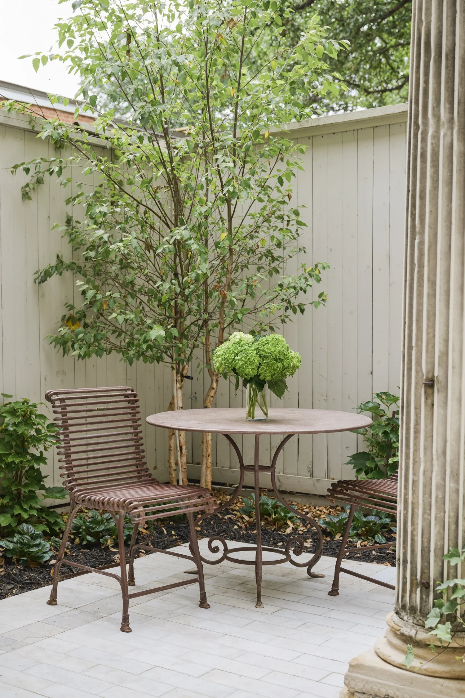 Welborn Courtyard | Landscape Design by Caroline Higgins Design | Photography and Styling by K8 Creative
