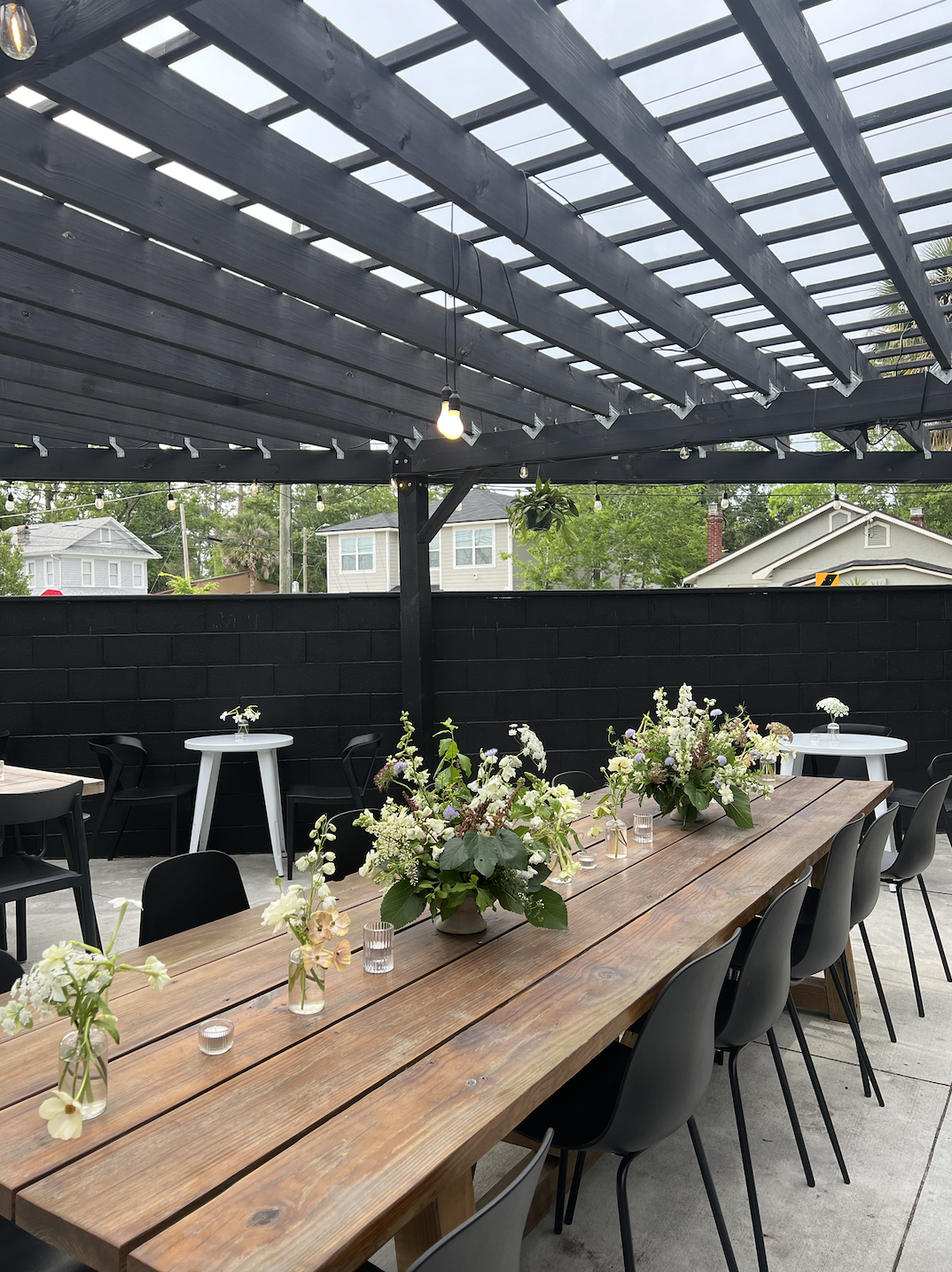 Jacksonville, Fl patio florals for intimate birthday dinner