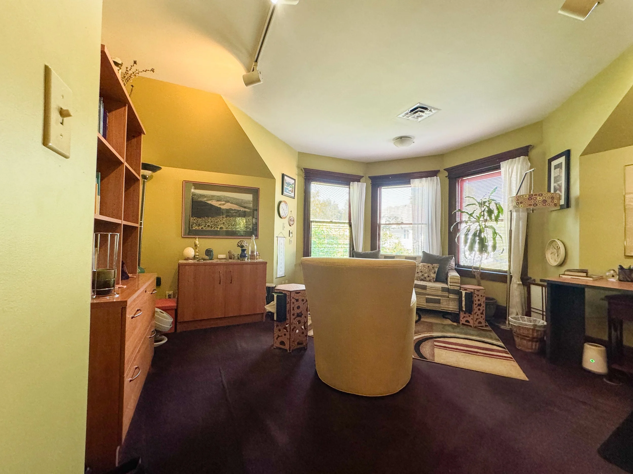 AshStreet_Upstairs Office 2_1.jpg