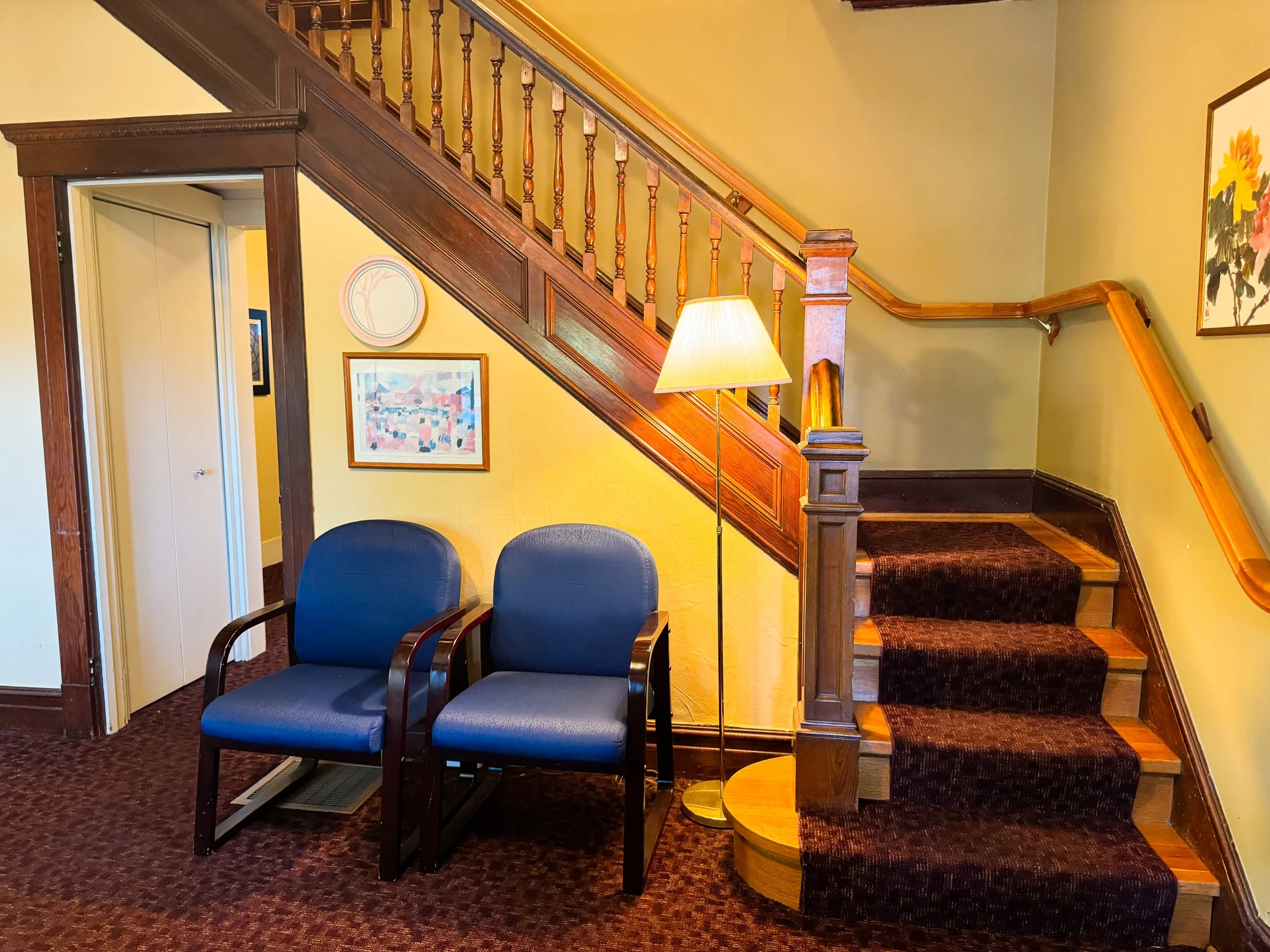 AshStreet_Entry_Lobby_Stairs7.jpg