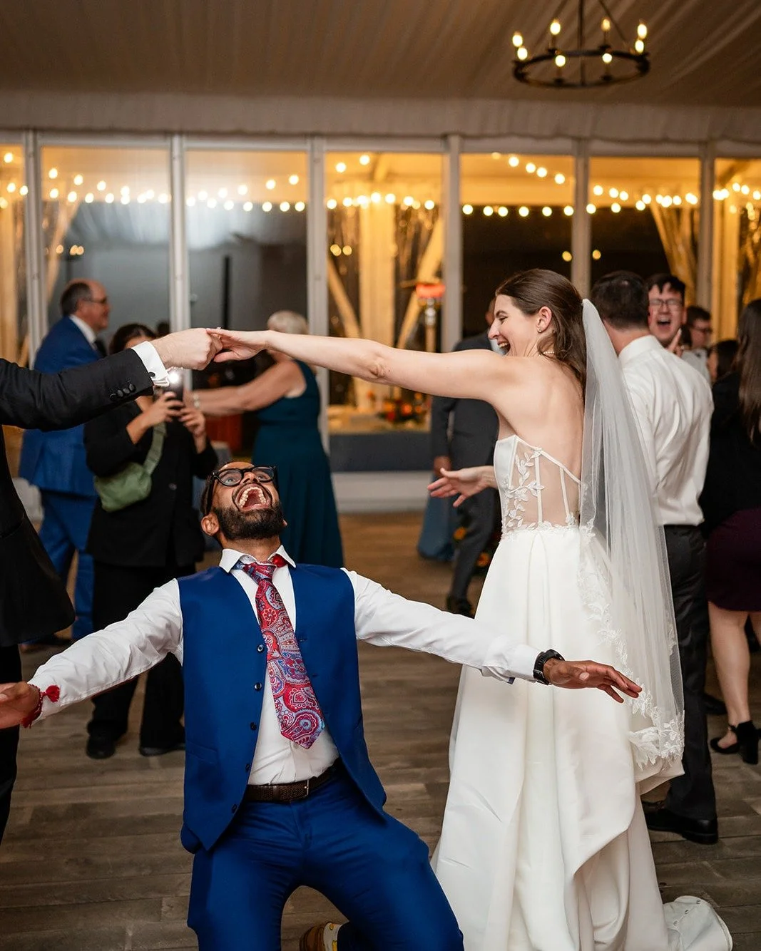 When the dance floor takes off &amp; everyone&rsquo;s smiling ear to ear ✨

There&rsquo;s nothing better than watching a reception come alive, guests of every generation laughing, dancing, limbo-ing, and joining into one giant conga line!!

Huge than