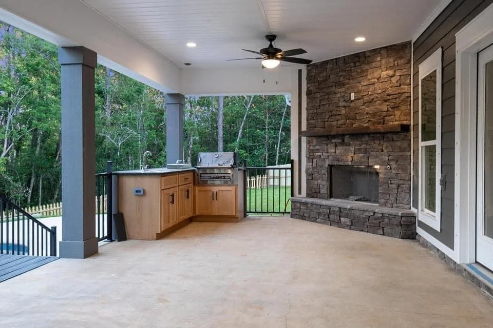 Outdoor Fireplace & Kitchen