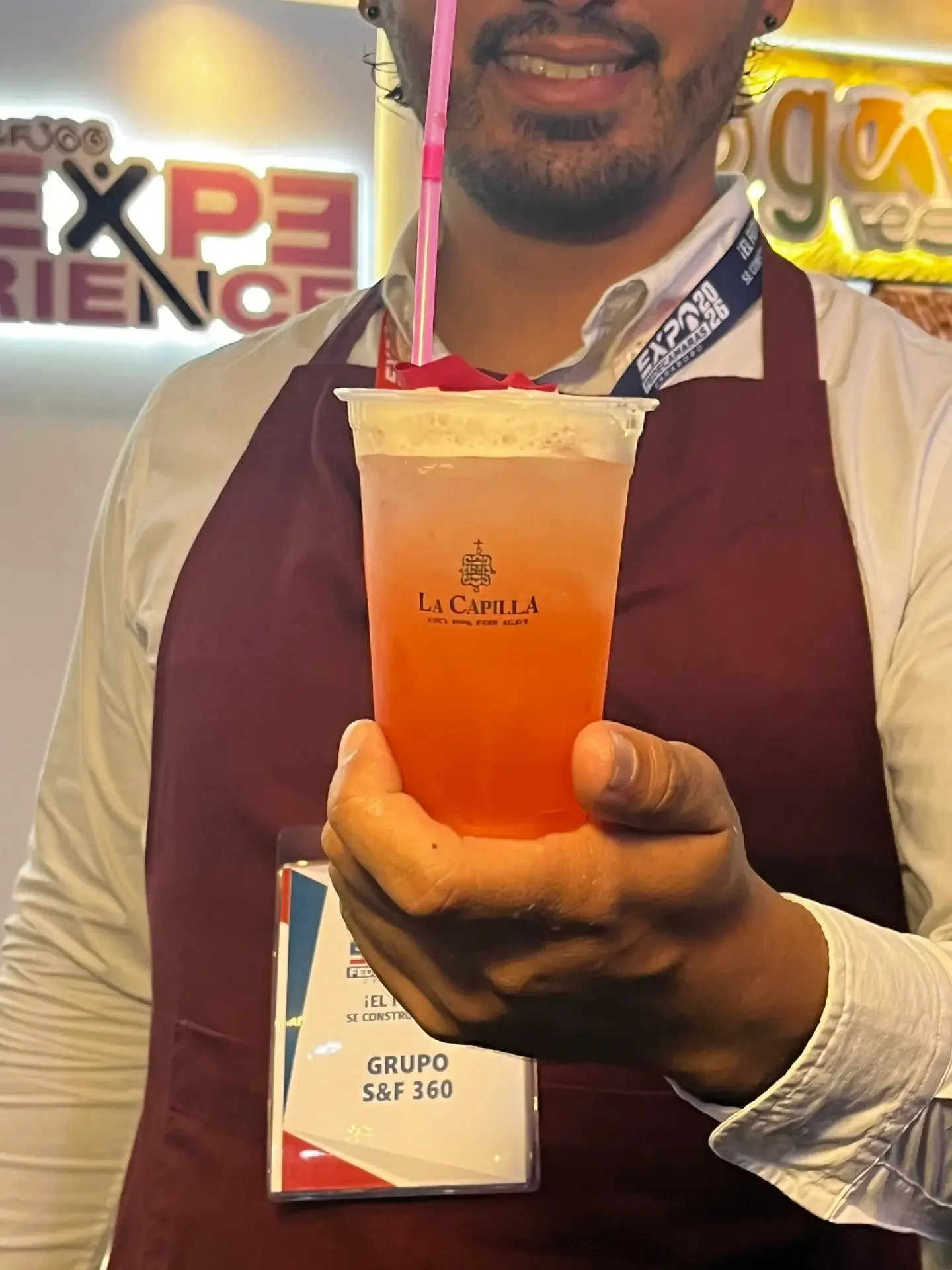 Propuesta de bebidas y coctelería de autor presentada durante el evento promocional del festival.