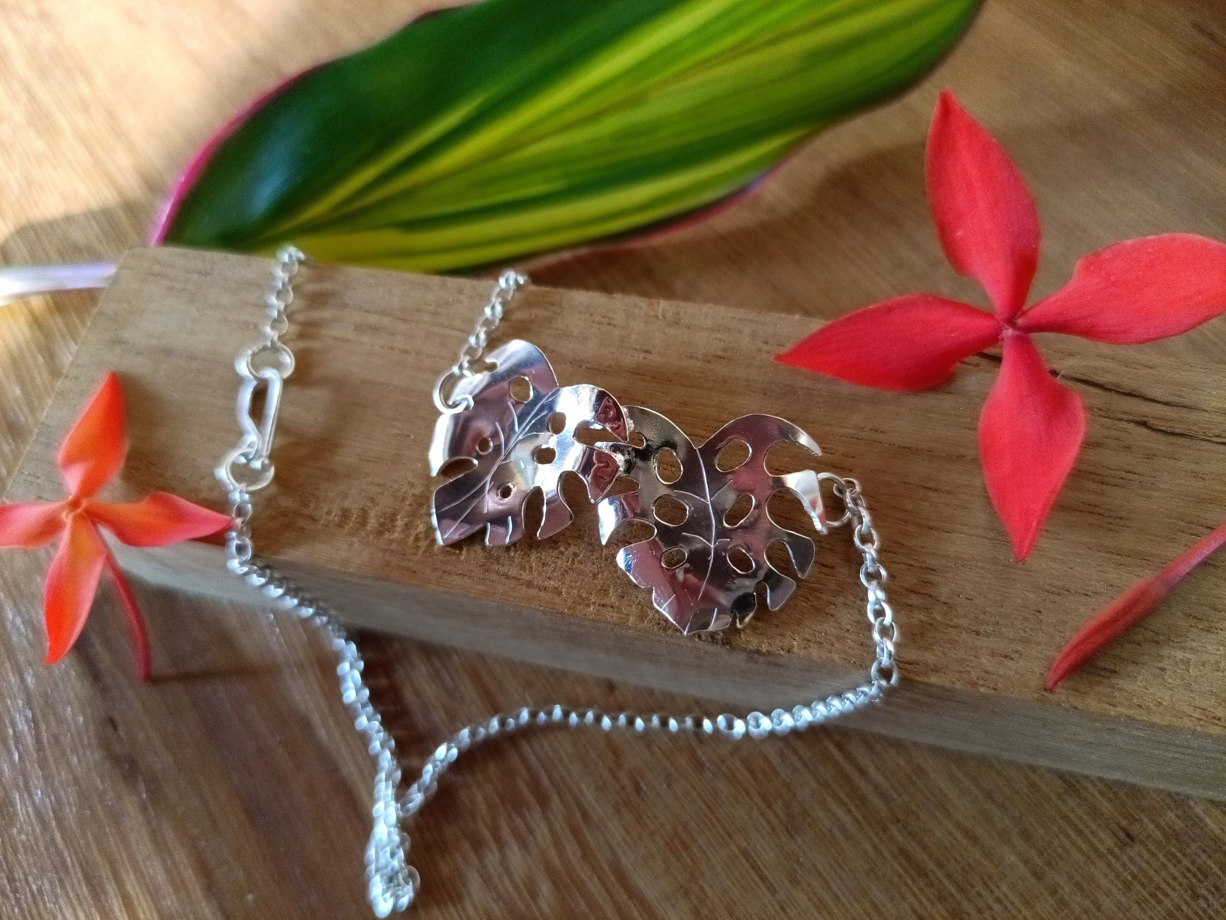 Collier Monstera Deliciosa (style A)