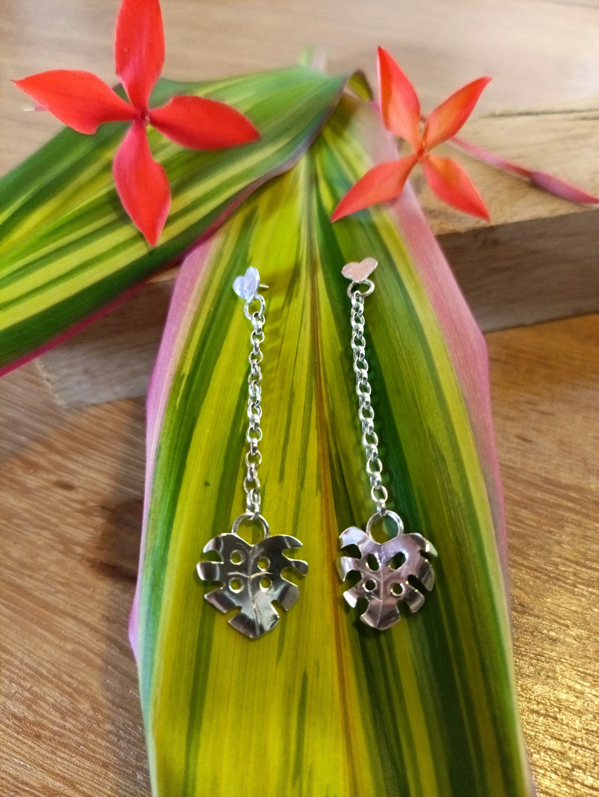 Boucles d'oreilles longues Monstera Deliciosa