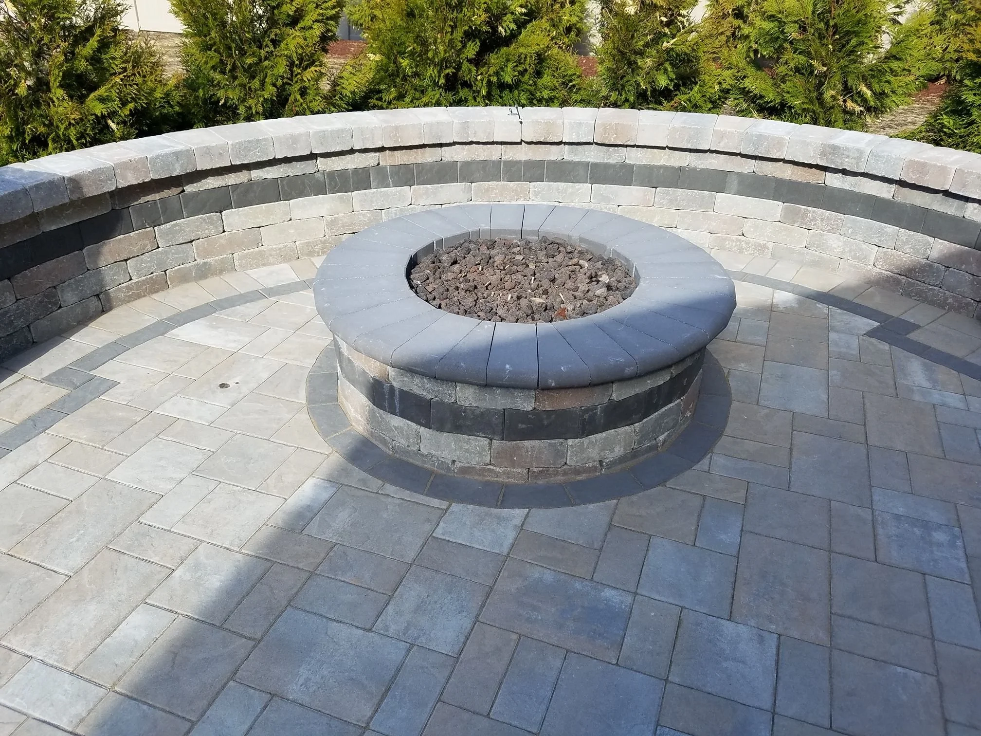 Take Advantage of the Benefits of a Retaining Wall in Your Paver Patio Design in the Glen Ridge, NJ, Area