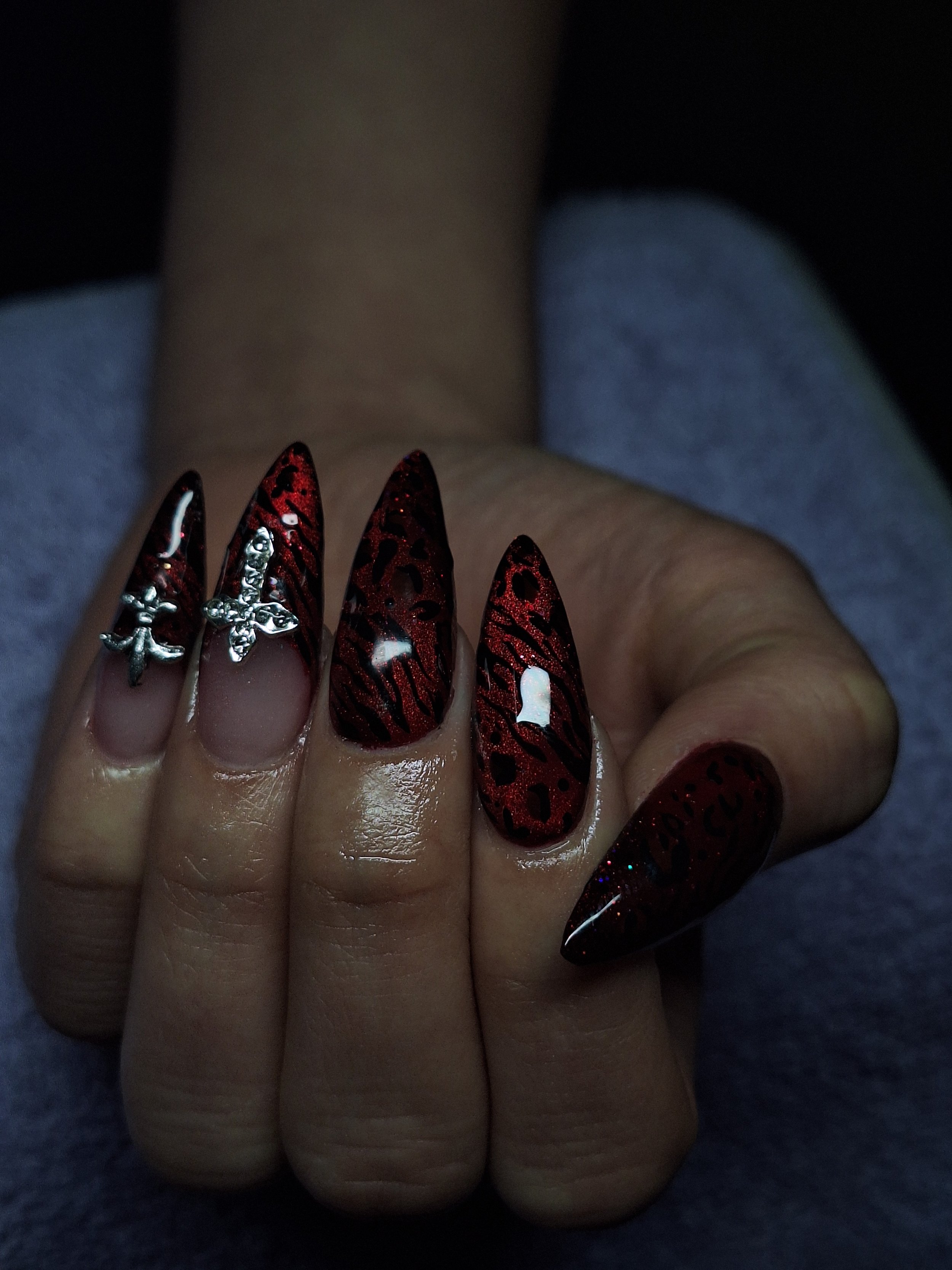 wild cat eye.nailphoto.jpg