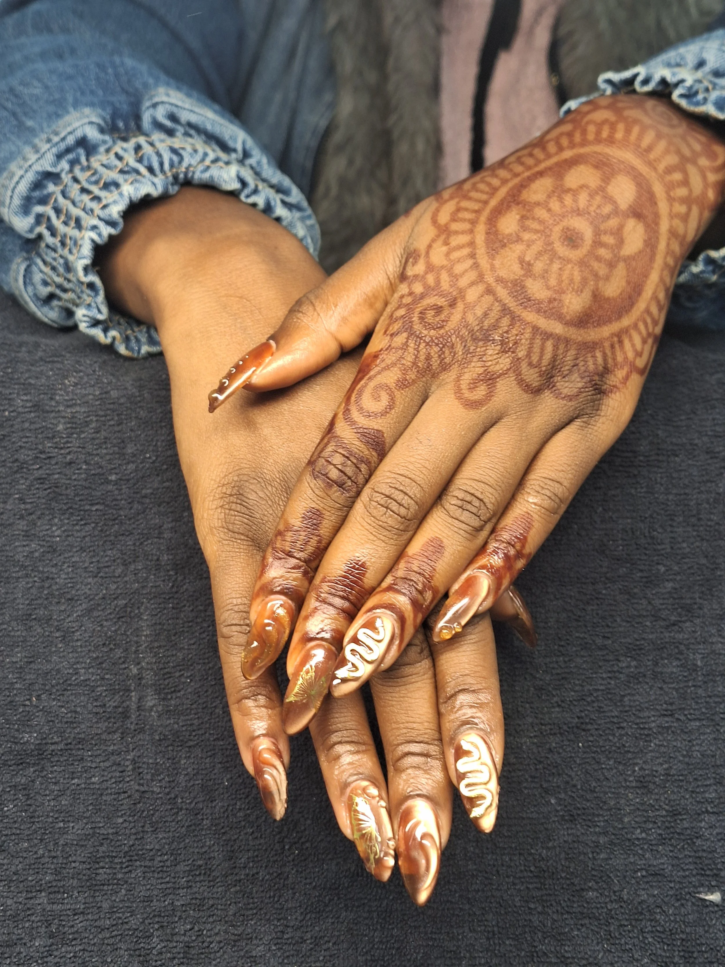 henna glam.nailphoto.jpg