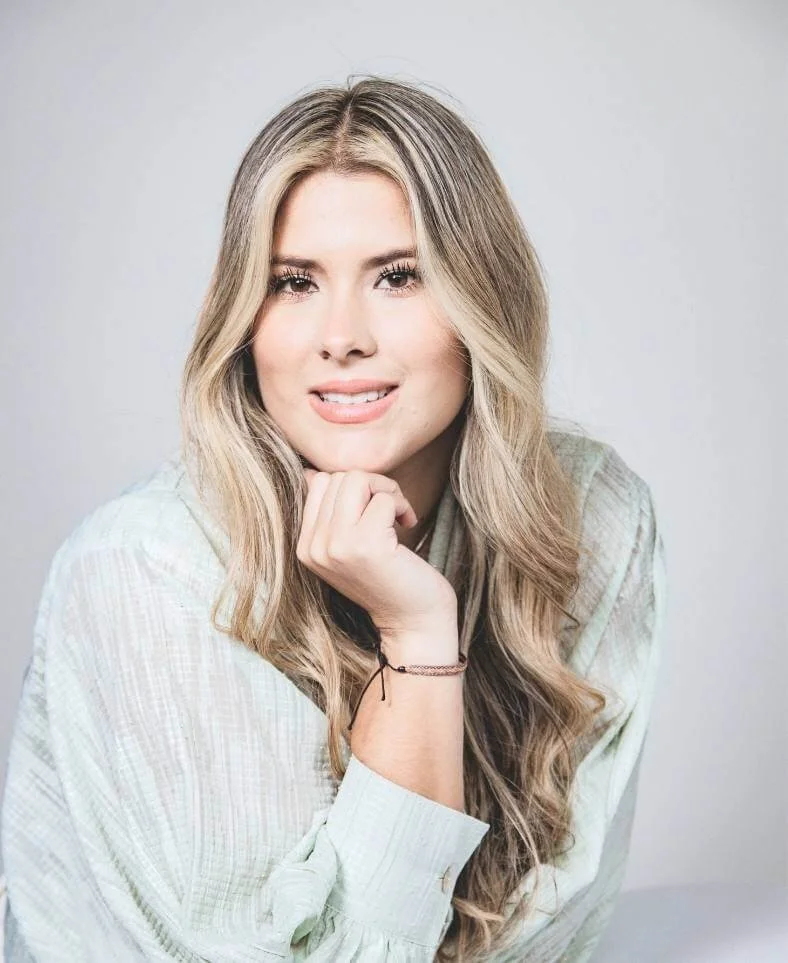 Femeie autentică și încrezătoare în sine — coaching transformațional pentru femei cu Roxana Colțea