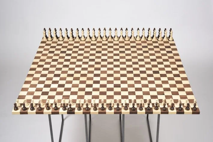 Amer al Akel  Bauernopfer / Pawn Sacrifice, 2017  Ed. 1/3 + 1 AP  Ahorn- und Nussbaumholz / maple wood and nutwood  120 x 120 x 12 cm