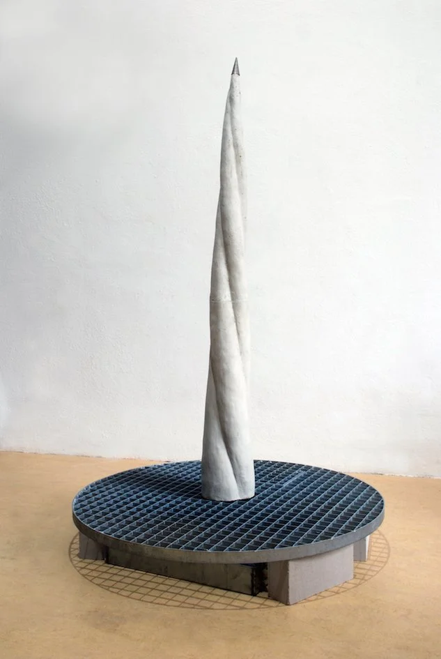 Kathrin Haaßengier, o.T. (Brunnen Spitze), 2017 Beton, Metall, Wasser Pumpe 90 x 90 x 133 cm