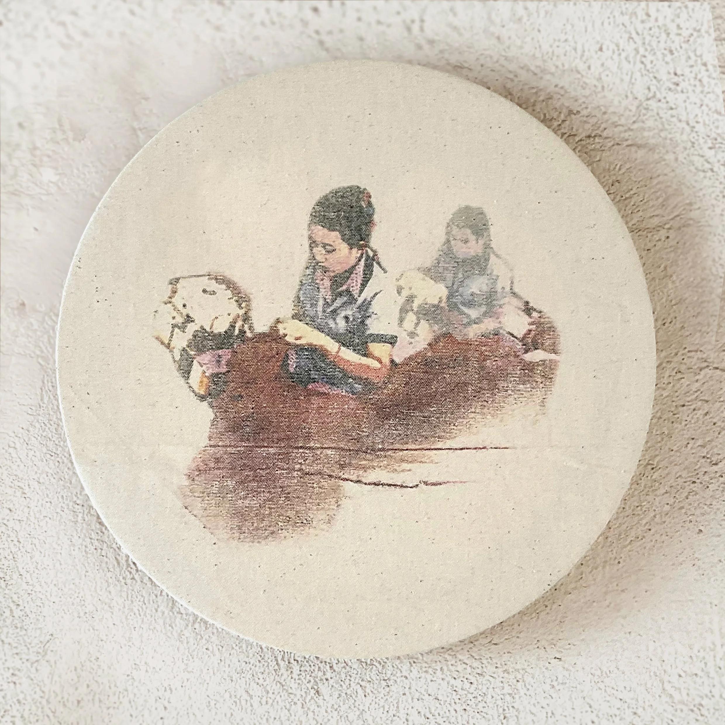 Katharina Kohl, Das Gedächtnis der Hilanderas V, 2023, Siebdruck, der Näherinnen in Kambodscha zeigt