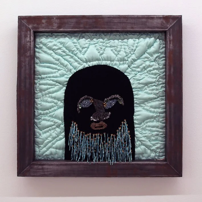 Hiba Alansari  Despoten der Gegenwart / Despots of Presence, 2018  Stoff, Perlen, Metallrahmen / garment, pearls, metal frame  50 x 50 cm