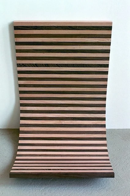 Helga Weihs, WO-1-2002	 84 x 60 x 58 cm Wenge, Eiche, Stahl geschraubt