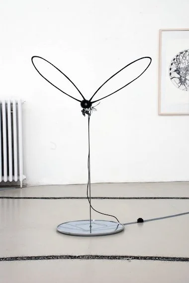 Kathrin Haaßengier, Spirelle, 2014  Metall, Kunststoff, Motor 135 x 96 x 53 cm