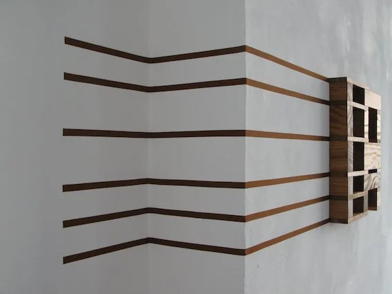 Helga Weihs, Modell serielle Architektur, 2019  Naga / Stahl / Textilklebeband  ca. 200 x 50 x 6,5 cm