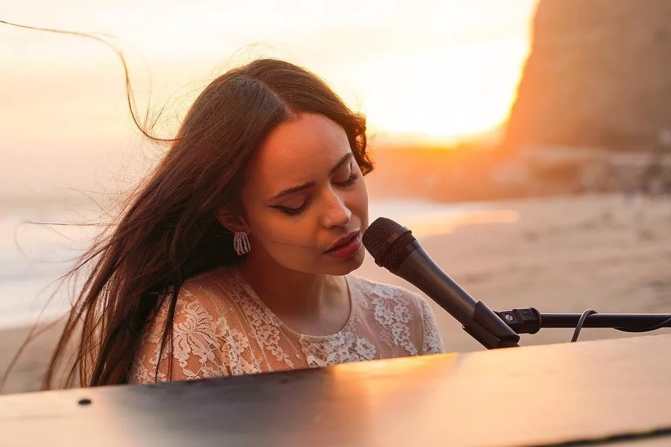 sofiacarson_1659625203_2897468670360466347_184346091_3.jpg
