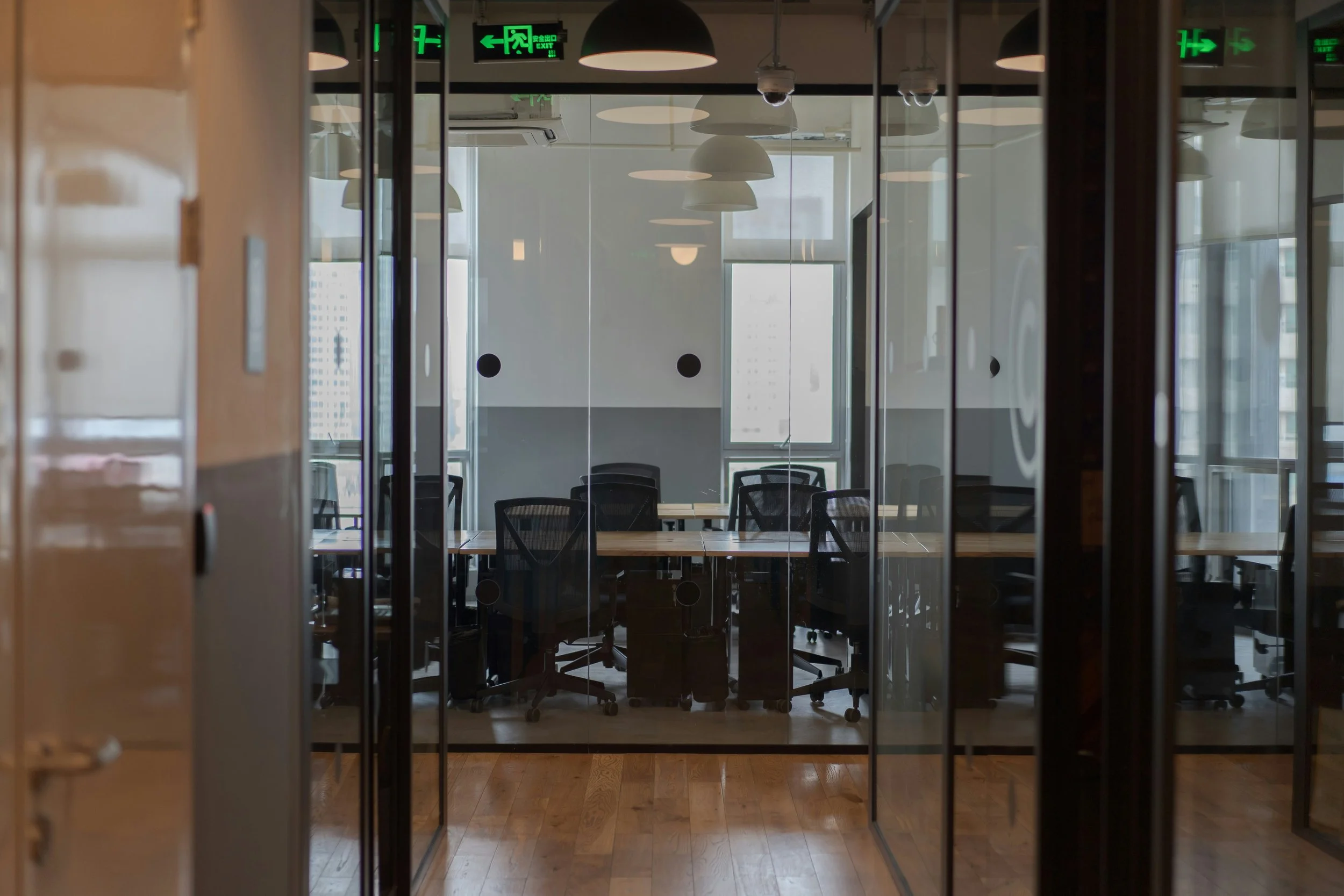 How to Lead Effectively When Everything is Urgent and Clarity is Scarce