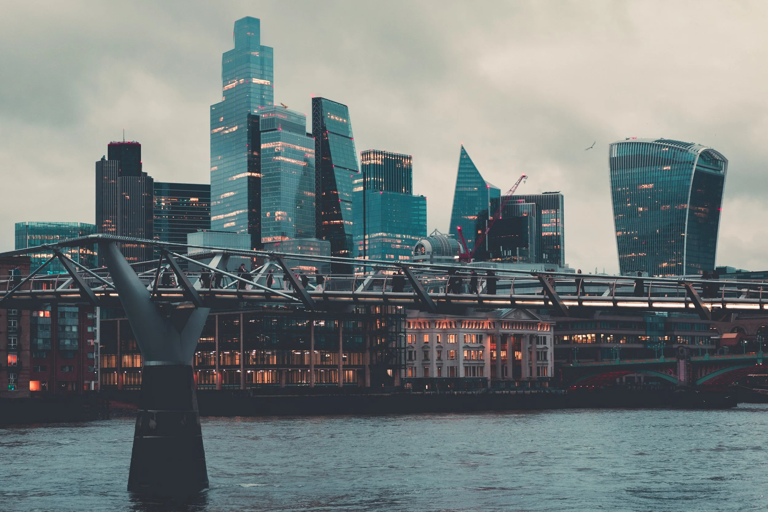 millenium bridge.jpg