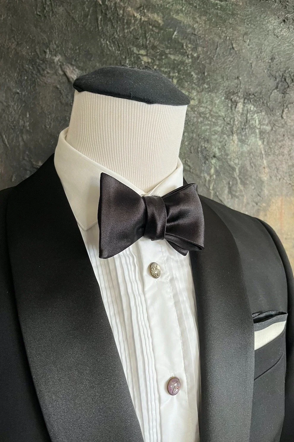 Classic butterfly black silk bow tie.  It is self-tied.